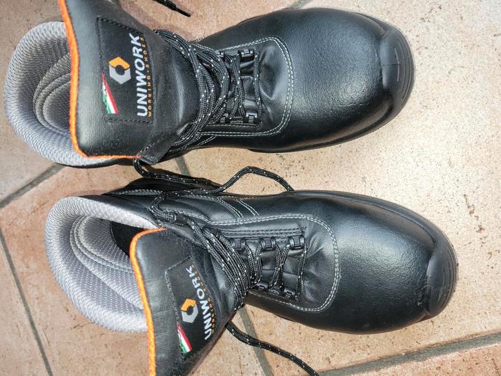 Chaussures  de sécurité  uniwork  pointure 42  neuf, Doe-het-zelf en Bouw, Veiligheidskleding, Zo goed als nieuw, Ophalen