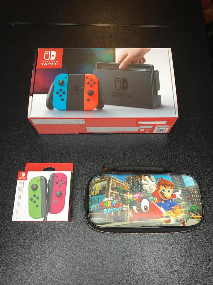 Nintendo Switch V1 + Beschermtas, Consoles de jeu & Jeux vidéo, Consoles de jeu | Nintendo Switch, Utilisé, Switch Original, Avec 3 manettes ou plus