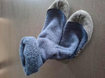FALKE Slippers, sokken/ Maat: 31-32/ Zo goed als nieuw   beschikbaar voor biedingen
