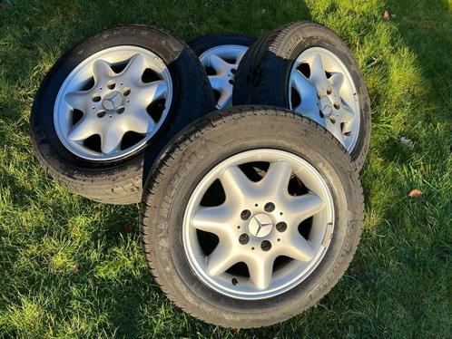 Mercedes velgen 15 inch, Auto-onderdelen, Banden en Velgen, Banden en Velgen, Zomerbanden, 15 inch, 195 mm, Personenwagen, Gebruikt