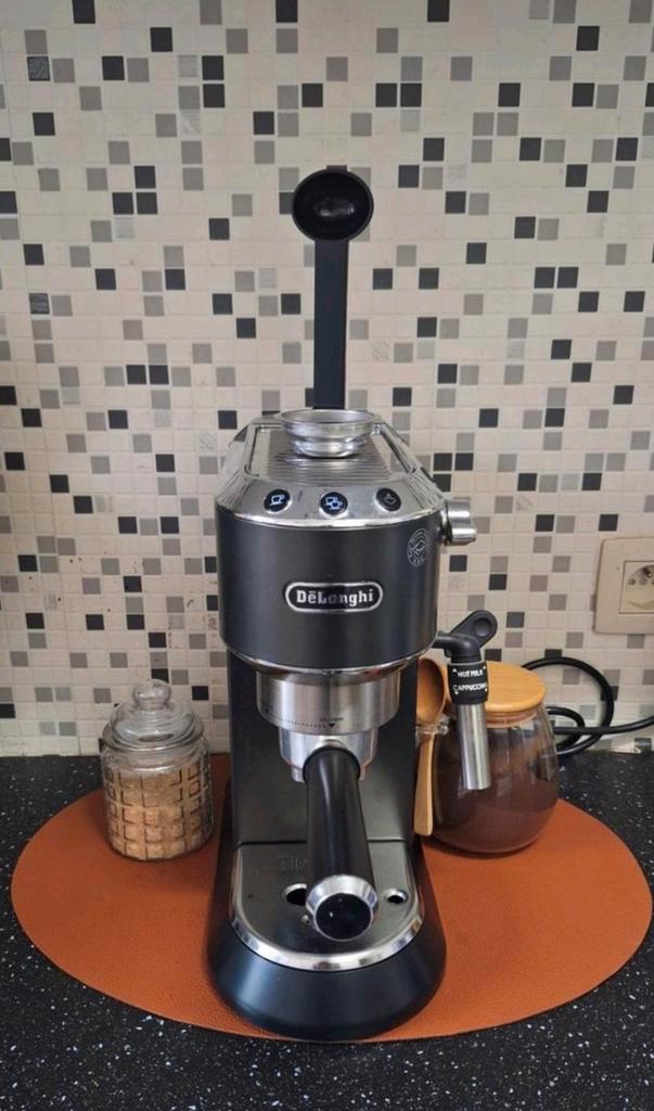 Delonghi Dedica Duo espresso machine, Electroménager, Cafetières, Café moulu, Enlèvement