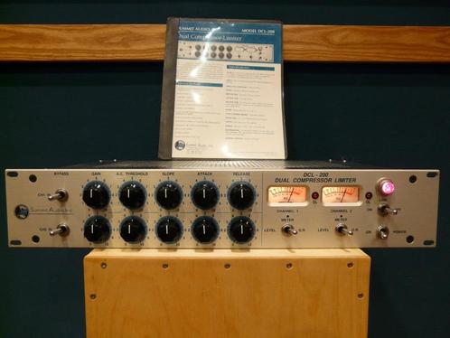 Summit DCL 200 stereo tube compressor mint, Musique & Instruments, Effets, Comme neuf, Compresseur, Enlèvement ou Envoi