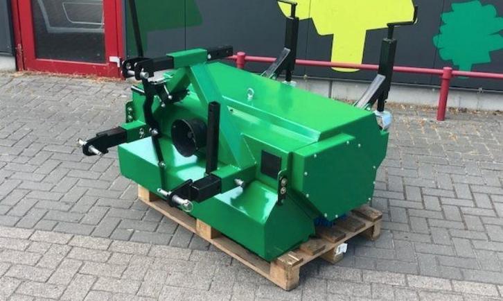 NIEUWE veegborstel op aftakas voor minitractor!, Zakelijke goederen, Landbouw | Werktuigen, Ophalen of Verzenden
