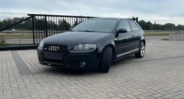 Ensemble sport Audi A3 1.8TFSI S-line (plus), Autos, Audi, Cuir, Achat, Capteur de stationnement, Boîte manuelle