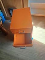 Oranje metalen kast, Huis en Inrichting, Kasten | Roldeurkasten en Archiefkasten, Ophalen, Minder dan 50 cm, Gebruikt, Minder dan 100 cm