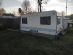 adria caravan met voortent en metalen opberghok er bij campi, Treinzit, Adria, Voortentlamp, 5 tot 6 meter