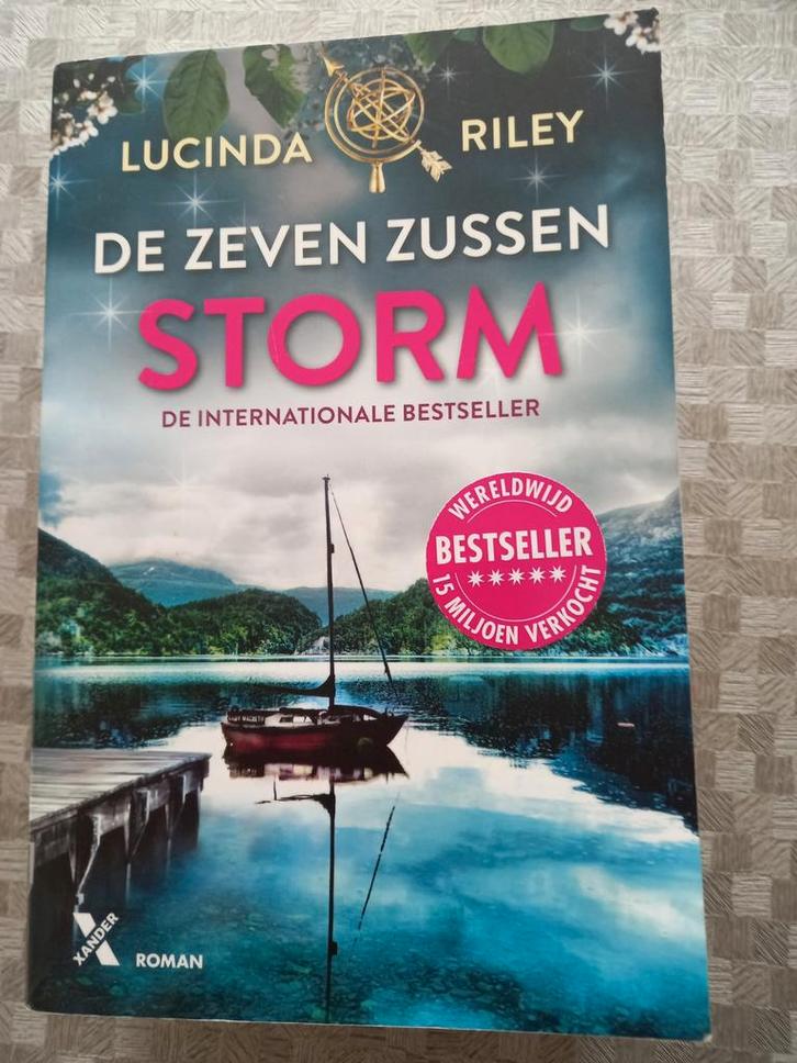 Lucinda Riley - Storm, Boeken, Literatuur, Zo goed als nieuw, Ophalen of Verzenden