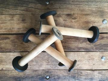Anciennes grandes bobines en bois, Enlèvement
