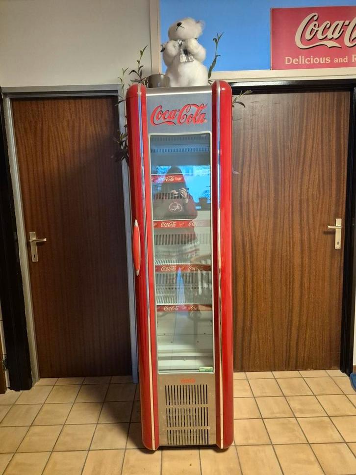 Werkende grote coca cola frigo met ledlight, Elektronische apparatuur, Koelkasten en IJskasten, Zo goed als nieuw, Ophalen