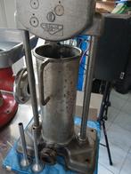 Handvulbus met 2 vulteuten  gehakt worsten afhalen in balen, Enlèvement