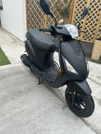 La sourini scooter B klasse, Fietsen en Brommers, Ophalen, Benzine, Klasse B (45 km/u), Zo goed als nieuw