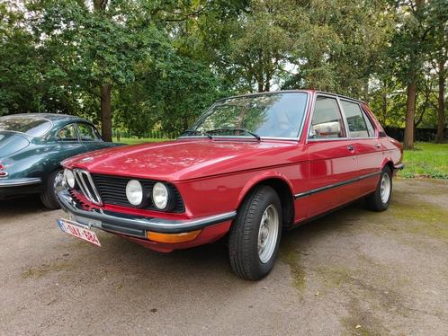 1978 BMW 518 E12, Autos, Oldtimers & Ancêtres, Particulier, BMW, Essence, Berline, 4 portes, Boîte manuelle, Rouge, Beige, Tissu