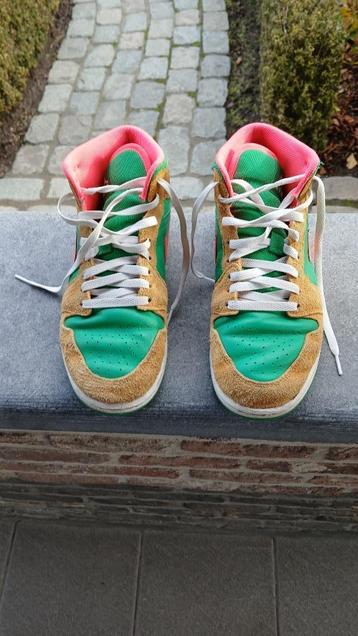 schoenen Nike-Air Jordan-maat US 9,5-maat 42-43 beschikbaar voor biedingen