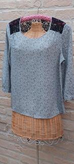 Bloesje maat 36/38   47cm van oksel tot oksel atmosphere, Kleding | Dames, Blouses en Tunieken, Maat 38/40 (M), Atmosphere, Overige kleuren