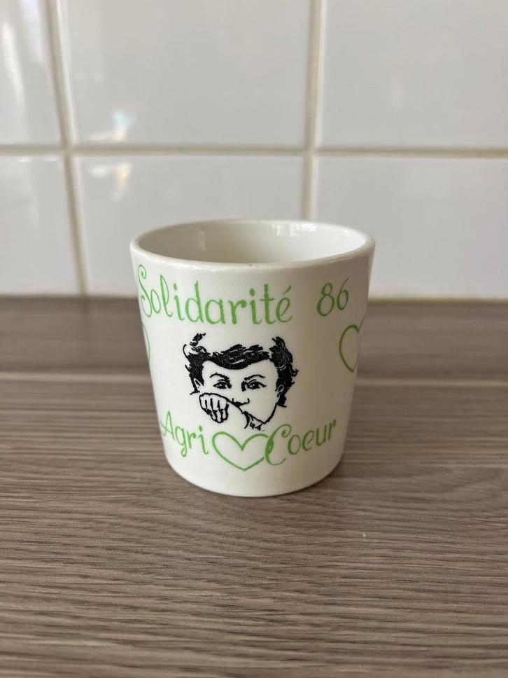 Tasse Boch La Louvière Solidarité 86 Agri Cœur, Antiek en Kunst, Antiek | Keramiek en Aardewerk, Ophalen of Verzenden