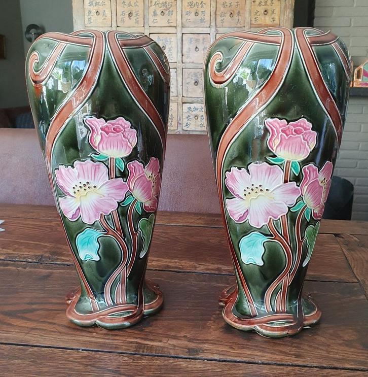 Art nouveau vazenpaar Gustave De Bruyn (nr1352) Fives Lille, Antiek en Kunst, Antiek | Vazen, Verzenden
