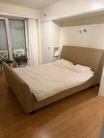 Bed gratis op te halen beschikbaar voor biedingen