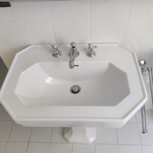 Wastafel + bad + kranen, Huis en Inrichting, Badkamer | Badkamermeubels, Gebruikt, Wasbak of Wastafel, Ophalen