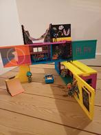 L.O.L. Surprise Clubhouse speelset + 5 extra poppen, Ophalen, Zo goed als nieuw, Accessoires
