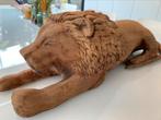 Leeuw in massief hout +/- 50 cm, Ophalen of Verzenden