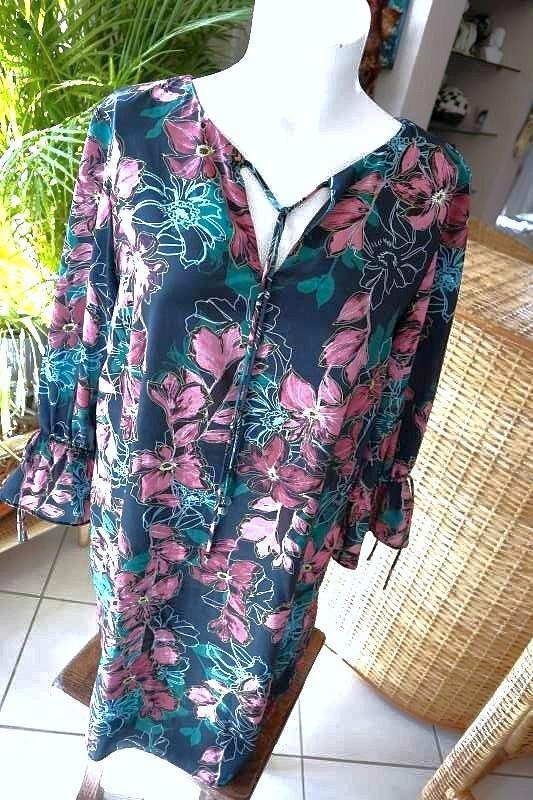 opfleurend bebloemd uniek losse jurk, Kleding | Dames, Jurken, Zo goed als nieuw, Maat 38/40 (M), Zwart, Onder de knie, Ophalen of Verzenden