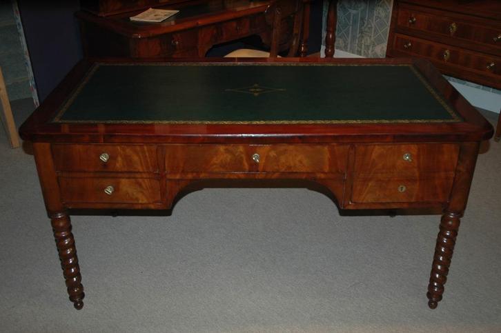 Bureel of bureau in Mahonie van Cuba  19e  Louis Philippe, Antiek en Kunst, Antiek | Meubels | Tafels, Ophalen