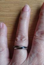 Ring van zilver en zwarte onyx, Handtassen en Accessoires, Ringen, Gebruikt, 17 tot 18, Ophalen of Verzenden, Dame