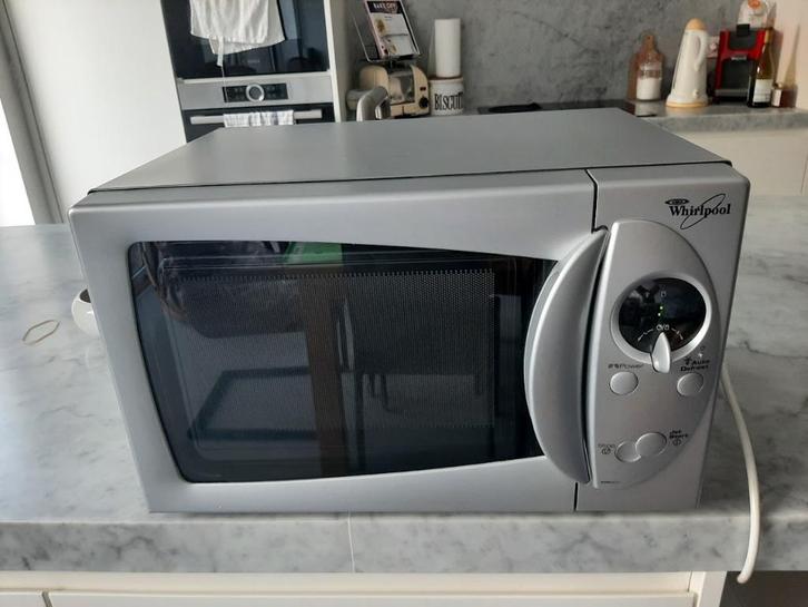Microgolfoven Whirlpool MW201, Elektronische apparatuur, Microgolfovens, Gebruikt, Vrijstaand, Microgolfoven, 45 tot 60 cm, Draaiplateau