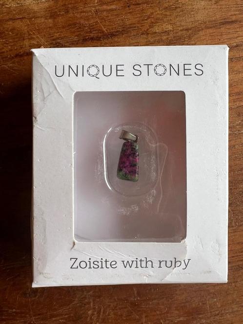 Bijoux pendentif pierre Zoïste à rubis avec certificat :, Handtassen en Accessoires, Edelstenen, Nieuw, Ophalen of Verzenden
