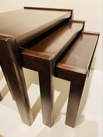 Hardhout nesting tables. Vintage., Huis en Inrichting, Tafels | Bijzettafels, Vintage mid century modern design retro Space Age