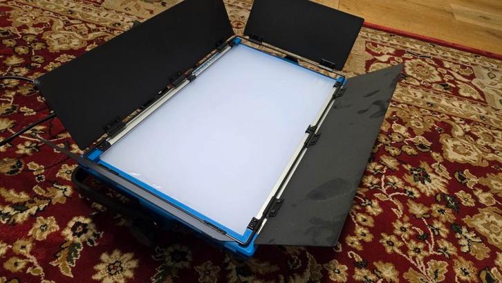 panneau LED Yidoblo A-2200Bi 100W, TV, Hi-fi & Vidéo, Photo | Studio photo & Accessoires, Comme neuf, Enlèvement