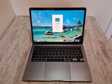 Macbook air m1 256gb  beschikbaar voor biedingen