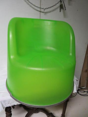 Vintage groene kunststof kuipstoel uit IKEA collectie beschikbaar voor biedingen