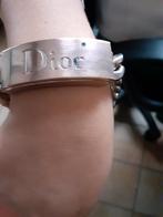 Armband Dior, Enlèvement