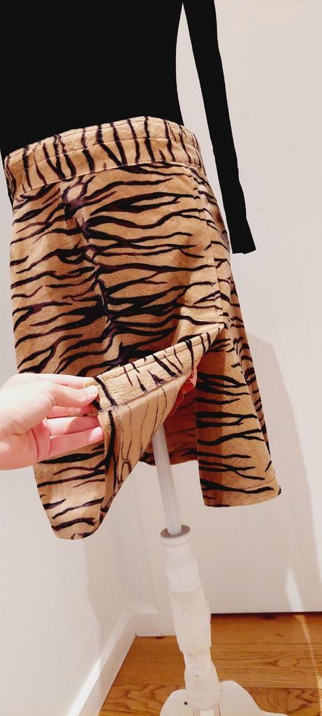 Jupe vintage courte marron avec une fente du coté gauche, Kleding | Dames, Homewear, Zo goed als nieuw, Maat 38/40 (M), Overige kleuren