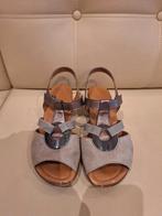 Sandalen dames, Ophalen