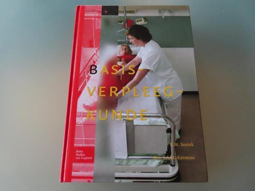 Basis verpleegkunde – E.M. Sesink, Drs. J.A.M. Kerstens, Livres, Science, Comme neuf, Autres sciences, Enlèvement ou Envoi