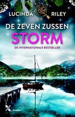 Te Koop Boek DE ZEVEN ZUSSEN STORM Lucinda Riley, Livres, Enlèvement ou Envoi, Lucinda Riley, Utilisé, Europe autre