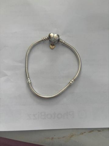 Pandora armband disney + disney bedels beschikbaar voor biedingen
