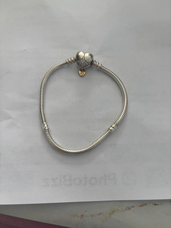 Pandora armband disney + disney bedels, Handtassen en Accessoires, Armbanden, Zo goed als nieuw, Ophalen