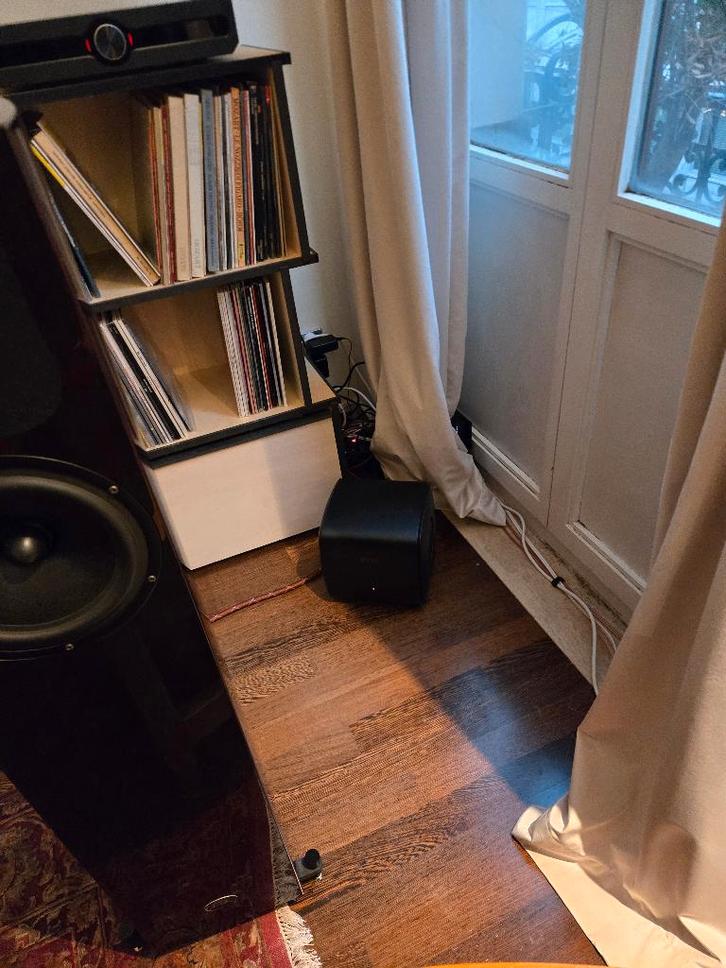 KEF K62 Subwoofer, TV, Hi-fi & Vidéo, Enceintes, Comme neuf, Subwoofer, 120 watts ou plus, Autres marques, Enlèvement ou Envoi