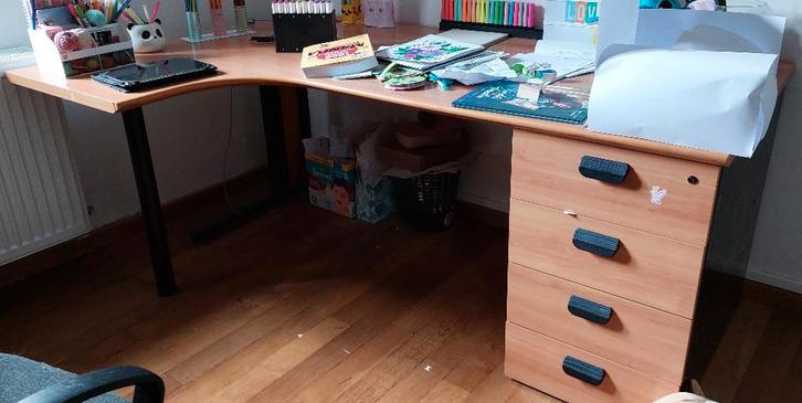 Bureau de direction a gauche, Huis en Inrichting, Bureaus, Zo goed als nieuw, Bureau, Ophalen