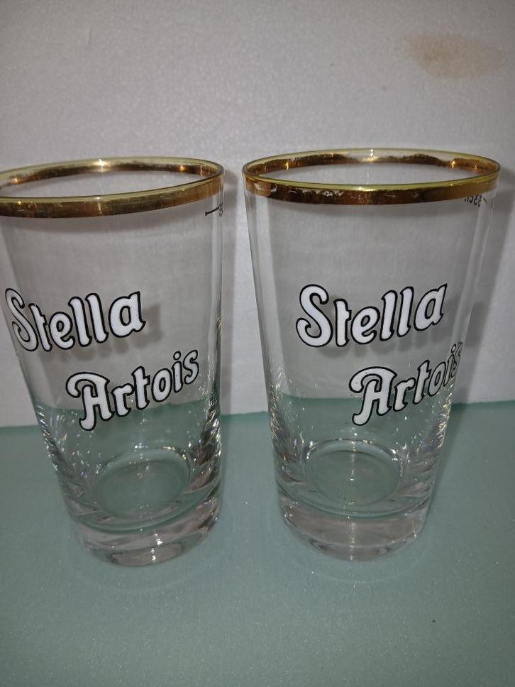 Twee oude STELLA ARTOIS geëmailleerde glazen van 33 cl, Verzamelen, Biermerken, Zo goed als nieuw, Glas of Glazen, Stella Artois