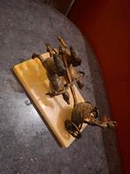 Koper beeld met marmer voet, Enlèvement ou Envoi, Cuivre