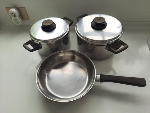 Set van 2 potten en 1 pan Demeyere Silvinox 18/10, Huis en Inrichting, Keuken | Potten en Pannen, Gebruikt, Pannenset, Inox, Keramische plaat