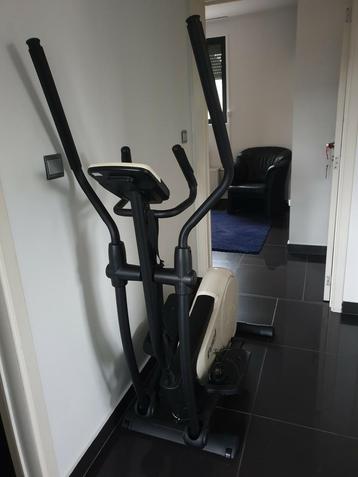 Elliptische fitness cross trainer amper gebruikt . beschikbaar voor biedingen
