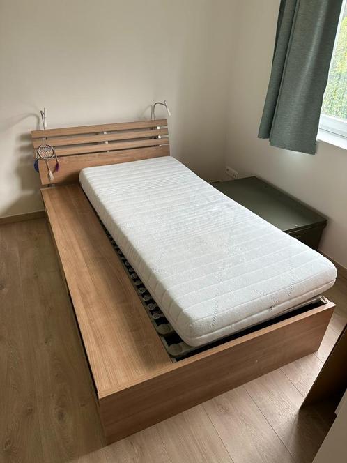 Bed, Huis en Inrichting, Slaapkamer | Bedden, Zo goed als nieuw, Eenpersoons, 120 cm, 210 cm, Hout, Bruin, Verstelbaar, Ophalen