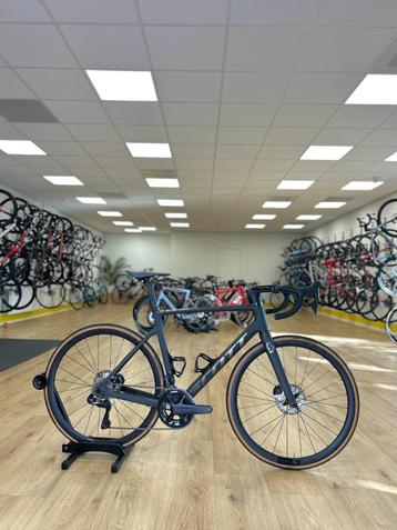 Scott Addict RC 15 Di2 Carbon Racefiets beschikbaar voor biedingen