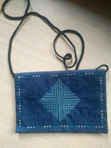 tasje - pochette - etui/handwerk beschikbaar voor biedingen