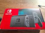 Switch v2 2019, Consoles de jeu & Jeux vidéo, Consoles de jeu | Nintendo Switch, Enlèvement ou Envoi, Utilisé, Avec 2 manettes